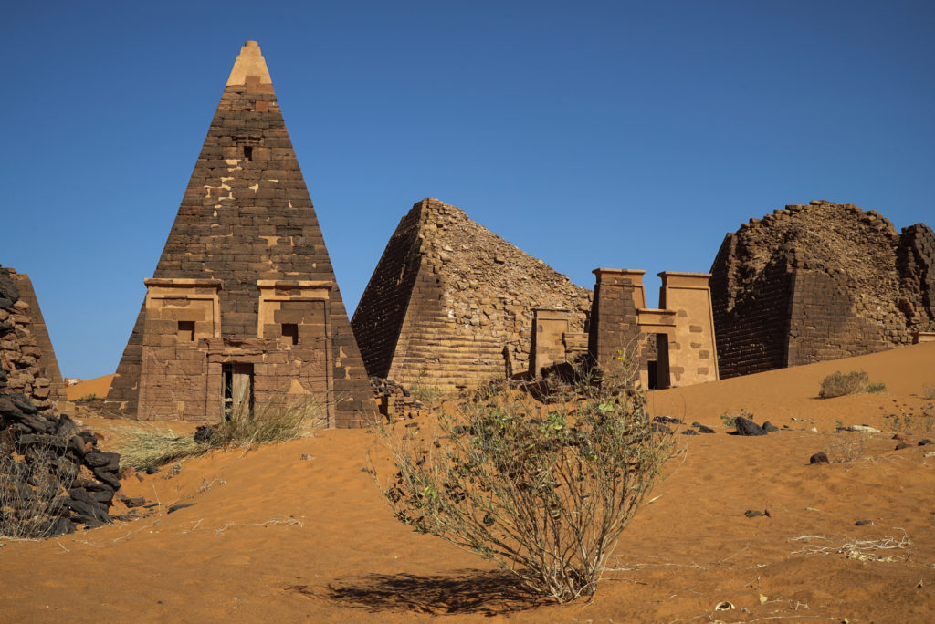 تعرف علي الأهرامات النوبية المنسية بالسودان